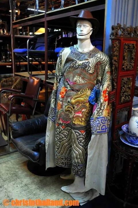 Destination: Papaya Vintage Market — from hundreds of chairs to eight life-size Jar-Jar Binks doing… - Thailand -