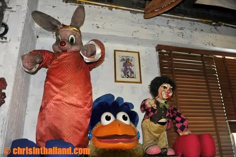 Destination: Papaya Vintage Market — from hundreds of chairs to eight life-size Jar-Jar Binks doing… - Thailand -