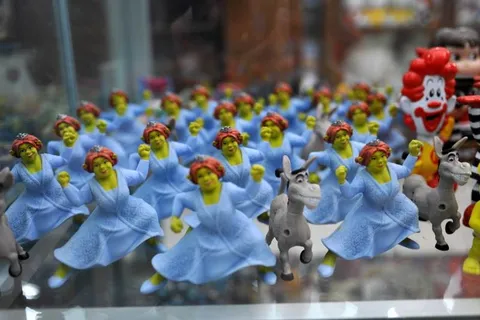 Destination: the Million Toy Museum — dancing Fiona’s, Ultra Man’s, and plush bunnies in cabinets… Destination: the Million Toy Museum — dancing Fiona’s, Ultra Man’s, and plush bunnies in cabinets… - Thailand -