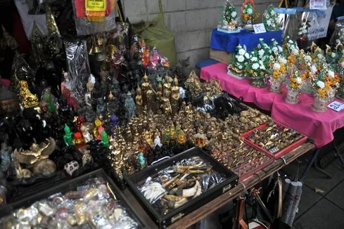 Destination: Amulet Market — the accidental tourist destination? (Bangkok) - Thailand -