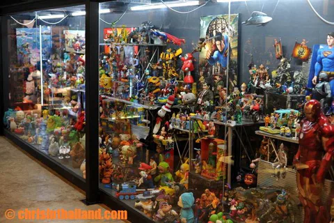 Destination: Batcat Museum — the biggest collection of Batman stuff in Thailand (Bangkok) - Thailand -