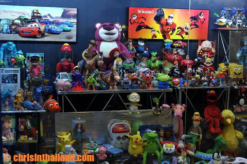 Destination: Batcat Museum — the biggest collection of Batman stuff in Thailand (Bangkok) - Thailand -