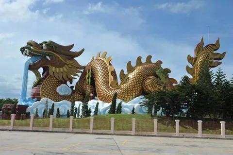 Destination: Suphanburi, Thailand: Buddhist temples, buffalo, a tall tower, and Chinese dragons (NSFW) - Thailand -