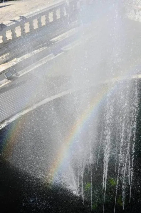 Destination: the White Temple — a shiny, artistic take on Buddhist beliefs Destination: the White Temple — a shiny, artistic take on Buddhist beliefs - Thailand -