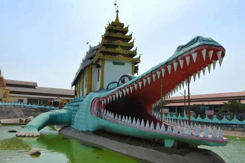 Destination: Myawaddy, Myanmar — the border town across from Thailand Destination: Myawaddy, Myanmar — the border town across from Thailand - Myanmar -