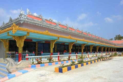 Destination: Myawaddy, Myanmar — the border town across from Thailand Destination: Myawaddy, Myanmar — the border town across from Thailand - Myanmar -