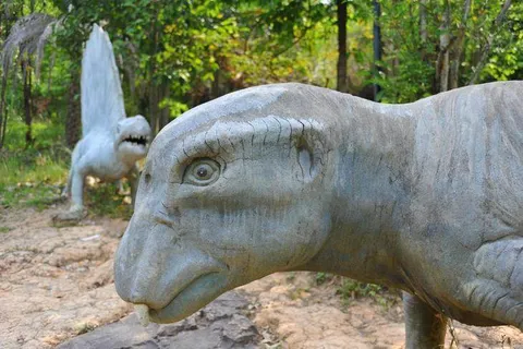 Destination: the park with full-size dinosaurs — Udon Thani, Thailand - Thailand -