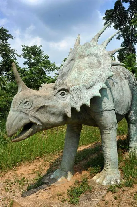 Destination: the park with full-size dinosaurs — Udon Thani, Thailand - Thailand -