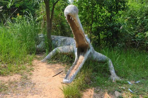 Destination: the park with full-size dinosaurs — Udon Thani, Thailand - Thailand -