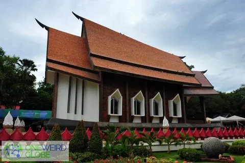 Destination: Nakhon Ratchasima and a duo of temples - Thailand -