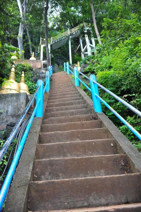 Destination: Wat Tham Sua — 1,237 steps to the top of the Tiger Cave (Krabi, Thailand) - Thailand -
