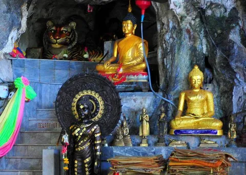 Destination: Wat Tham Sua — 1,237 steps to the top of the Tiger Cave (Krabi, Thailand) - Thailand -
