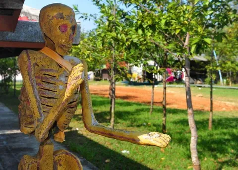 Destination: Wat Tha Meru — a creepier-than-usual hell temple (NSFW) (Thailand) - Thailand -