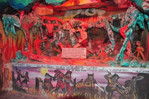 Destination: Wat Puet Udom — a freaky, colorful hell temple (NSFW) (central Thailand) Destination: Wat Puet Udom — a freaky, colorful hell temple (NSFW) (central Thailand) - Thailand -