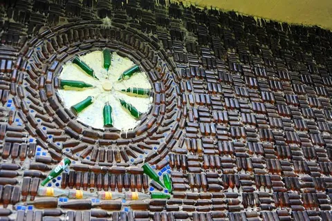 Destination: Wat Lan Kuad – the temple made from a million glass bottles (Sisaket, Thailand)