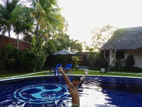 Fun Things to do Around the World While Naked (SFW) Fun Things to do Around the World While Naked (SFW) - Fun stuff -