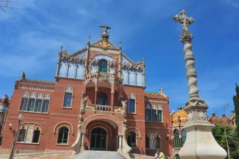 Where To Go Instead: 9 Famous Places and their Better Alternatives - Egypt, Italy, Peru, South Korea, Spain, Thailand, Tunisia -