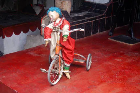 Destination: the Center for Extreme Art (Eduardo Moscoso Prohibito Centro Cultural Arte Extremo) — Cuenca, Ecuador - Ecuador -