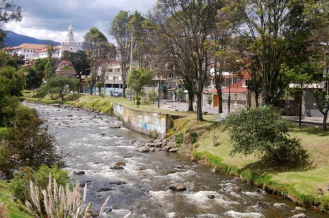 Destination: the Center for Extreme Art (Eduardo Moscoso Prohibito Centro Cultural Arte Extremo) — Cuenca, Ecuador - Ecuador -