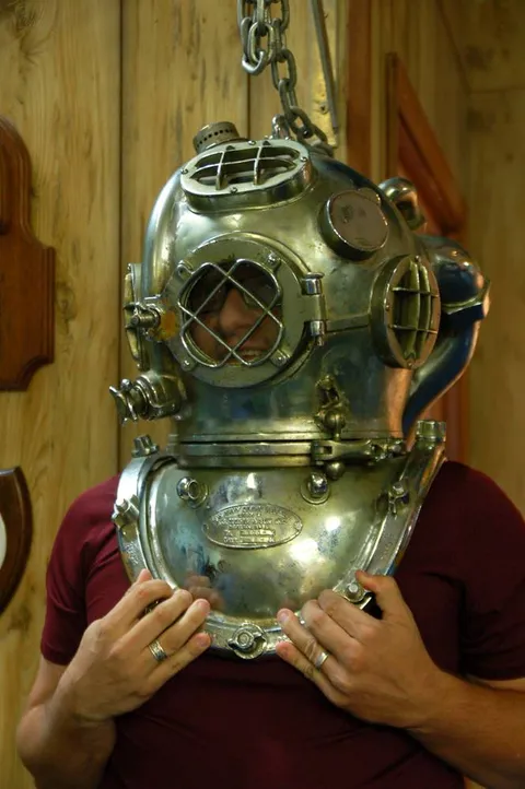See the teeny, tiny place where four men lived underwater — Destination: the Man in the Sea Museum (Florida, USA) See the teeny, tiny place where four men lived underwater — Destination: the Man in the Sea Museum (Florida, USA) - United States -