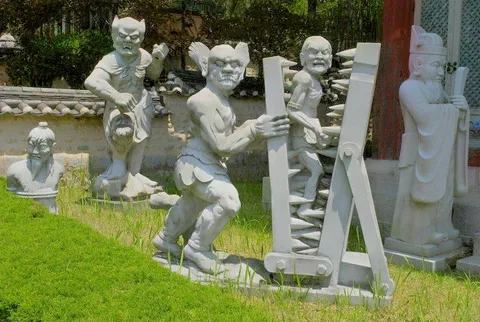 Destination: Bugok Hawaii AKA Buddhist hell – where water park meets Buddhist hell (NSFW) (Changnyeong-gun, Gyeongsangnam-do, South Korea Destination: Bugok Hawaii AKA Buddhist hell – where water park meets Buddhist hell (NSFW) (Changnyeong-gun, Gyeongsangnam-do, South Korea - South Korea -