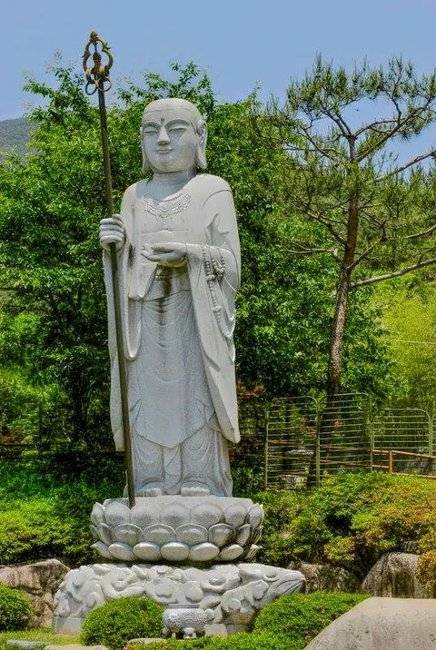 Destination: Bugok Hawaii AKA Buddhist hell – where water park meets Buddhist hell (NSFW) (Changnyeong-gun, Gyeongsangnam-do, South Korea Destination: Bugok Hawaii AKA Buddhist hell – where water park meets Buddhist hell (NSFW) (Changnyeong-gun, Gyeongsangnam-do, South Korea - South Korea -