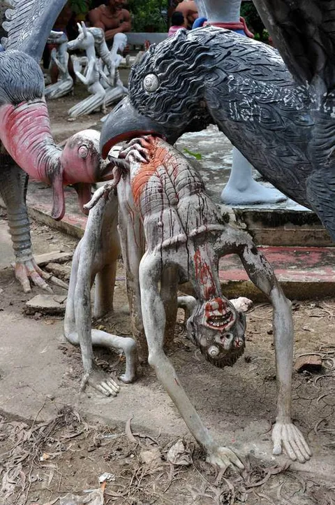 Destination: Suphanburi, Thailand: Buddhist temples, buffalo, a tall tower, and Chinese dragons (NSFW) - Thailand -