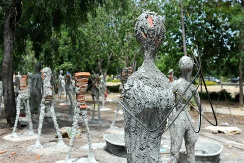 Destination: Suphanburi, Thailand: Buddhist temples, buffalo, a tall tower, and Chinese dragons (NSFW) - Thailand -