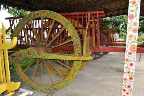 Destination: Suphanburi, Thailand: Buddhist temples, buffalo, a tall tower, and Chinese dragons (NSFW) - Thailand -