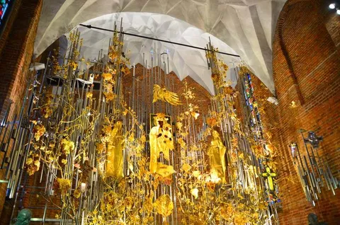 Destination: Gdansk, Poland — see where World War II started, a church’s altar made of amber, and some awesome murals